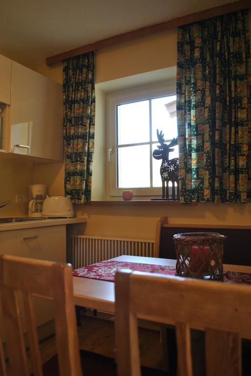 Romantik Pension Lehrberg Sankt Jakob in Haus Room photo